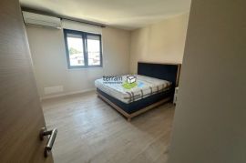 Istra, Medulin okolica, kuća 170m2, 3SS+DB, bazen, namješteno, NOVO!!!, Medulin, Casa