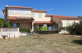 Istra, Medulin, samostojeća kuća 300m2 s bazenom, POGLED MORE!!, #prodaja, Medulin, Haus