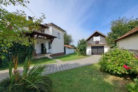 Obiteljska kuća sa okućnicom - Koprivnica, Koprivnica - Okolica, House