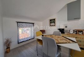 LOVRAN, CENTAR - predivan namješten stan 2S+DB za dugoročni najam, samo 50m od mora!, Lovran, Appartamento