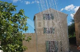 OTOK KRK, DOBRINJ - Rustikalna kuća s jacuzzijem, Dobrinj, Maison