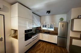 BRODARICA- gradnja 2022.g, prodaje se prekrasan namješten stan na 1.katu, Šibenik, Appartment