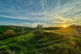 ISTRA, HUM - Idilično imanje s velikim poslovnim potencijalom, Buzet, Maison