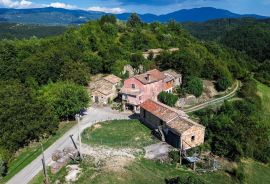 ISTRA, HUM - Idilično imanje s velikim poslovnim potencijalom, Buzet, Kuća