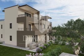 Poreč, okolica,  interesantan stan u prizemlju s vrtom!, Poreč, Apartamento