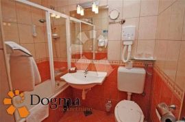 HOTEL SELCE 5780 m² P+6, Crikvenica, Propiedad comercial