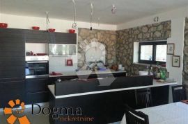 KUĆA ČAVLE CERNIK 409.72m2 S+P, Čavle, Casa