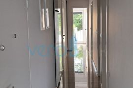 Malinska, okolica, luksuzan stan 88 m2 na katu novoizgrađene vile sa pogledom i bazenom, prodaja, Malinska-Dubašnica, Apartamento