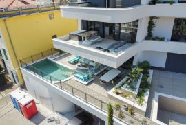 OPATIJA, CENTAR – luksuzan objekt od 155m2 s privatnim bazenom, wellness, concierge, recepcija, garaža, Opatija, شقة