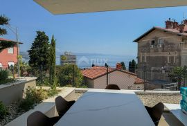 OPATIJA, CENTAR – luksuzan objekt od 155m2 s privatnim bazenom, wellness, concierge, recepcija, garaža, Opatija, Stan