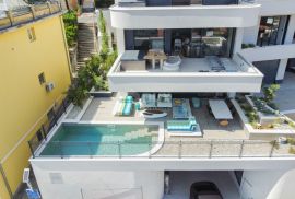 OPATIJA, CENTAR – luksuzan objekt od 155m2 s privatnim bazenom, wellness, concierge, recepcija, garaža, Opatija, Kвартира