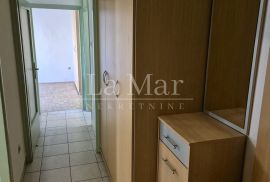 Trg Lovre Matačića, Sesvete - 63m2, useljivo odmah, 4.kat, Sesvete, Flat