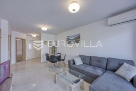 Istra, Umag, najam od 1.10. predivnog stana s dvije spavaće sobe NKP 61,2m2, Umag, Stan