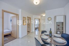 Istra, Umag, najam od 1.10. predivnog stana s dvije spavaće sobe NKP 61,2m2, Umag, Stan