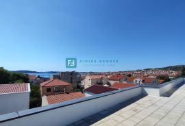 VODICE, novo, moderan stan, 300 m do mora, 2.kat, lift, garaža, Vodice, Appartement