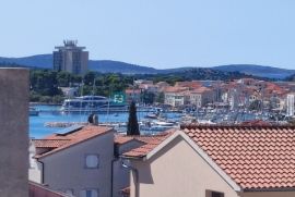 VODICE, novo, moderan stan, 2.kat, 300 m do plaže, lift, garaža, Vodice, Apartamento