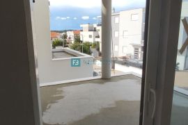 VODICE, novo, 400 m do mora, top lokacija, 1.kat, S5, Vodice, Apartamento