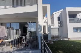 Apartmanska kuća s panoramskim pogledom na more, Poreč, Famiglia