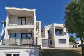 Apartmanska kuća s panoramskim pogledom na more, Poreč, Casa