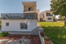 Apartmanska kuća s panoramskim pogledom na more, Poreč, Kuća