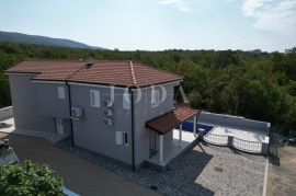 Jadranovo novogradnja sa bazenom, Crikvenica, Kuća