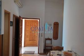 Vir/Dalmacija apartman na prvom katu, prvi red do mora, Vir, Appartment