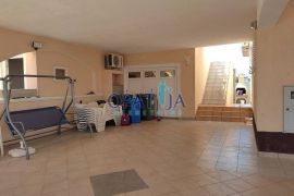 Vir/Dalmacija apartman na prvom katu, prvi red do mora, Vir, Flat