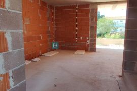 VODICE, novo, dvoetažni stan, dvorište, mirna lokacija, S2, Vodice, Apartamento