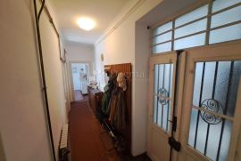 CENTAR, 120 M2 SA LIFTOM I PARKIRNIM MJESTOM, Donji Grad, Apartamento