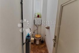 CENTAR, 120 M2 SA LIFTOM I PARKIRNIM MJESTOM, Donji Grad, Apartamento