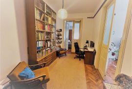 CENTAR, 120 M2 SA LIFTOM I PARKIRNIM MJESTOM, Donji Grad, Apartamento