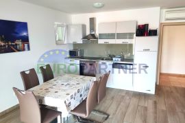 Komforan 4-sobni apartman blizu mora, 93 m2, Podstrana, prodaja, Podstrana, Διαμέρισμα