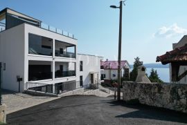 Dramalj penthouse sa garažom i zasebnim apartmanom, Crikvenica, Flat