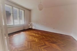 106 m2  U VLAŠKOJ SA LIFTOM, Donji Grad, Flat