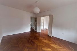 106 m2  U VLAŠKOJ SA LIFTOM, Donji Grad, Apartamento