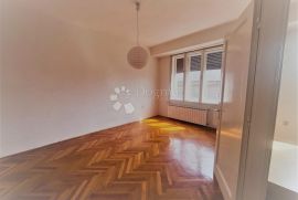 106 m2  U VLAŠKOJ SA LIFTOM, Donji Grad, Apartamento