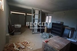 Obrenovac, Obrenovac (mesto), Majora Nebojše Tepavca, 44m2 Adaptacija u stan, Obrenovac, Garaj