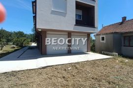 Obrenovac, Obrenovac (mesto), Majora Nebojše Tepavca, 44m2 Adaptacija u stan, Obrenovac, Гараж