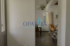 Jedinstvena kamena kuća u okolici Opatije-Rukavac, Opatija - Okolica, House