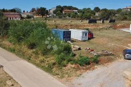 GRAĐEVINSKO ZEMLJIŠTE S PRIKLJUČCIMA STRUJE I VODE, Labin, Land