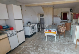 ISTRA, LABIN - Kamena kuća sa okućnicom od 1,1ha, Labin, House