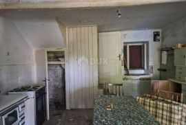 ISTRA, LABIN - Kamena kuća sa okućnicom od 1,1ha, Labin, House