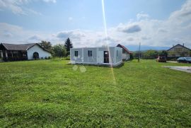 Građevinsko zemljište 1.784m² sa započetim novogradnjama, Oroslavje, Land