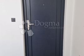 Stambeno-poslovna zgrada Jušići, Matulji, Apartamento