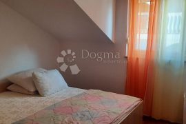 Odličan mali apartman 100 m od plaže!!!, Povljana, Stan