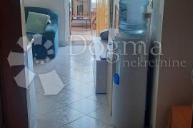 Odličan mali apartman 100 m od plaže!!!, Povljana, Appartamento