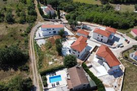 Kuća Luksuzna, moderna vila sa bazenom u izgradnji, okolica Poreča!, Sveti Lovreč, House