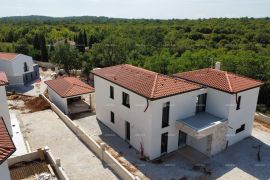 Kuća Luksuzna, moderna vila sa bazenom u izgradnji, okolica Poreča!, Sveti Lovreč, Ev