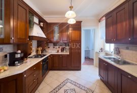 RIJEKA, CENTAR- stan, 2s + db, UREĐEN I NAMJEŠTEN!!!, Rijeka, Apartamento