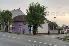 Kuća s lokalom u Vukovara, blizina centra, Vukovar, Casa